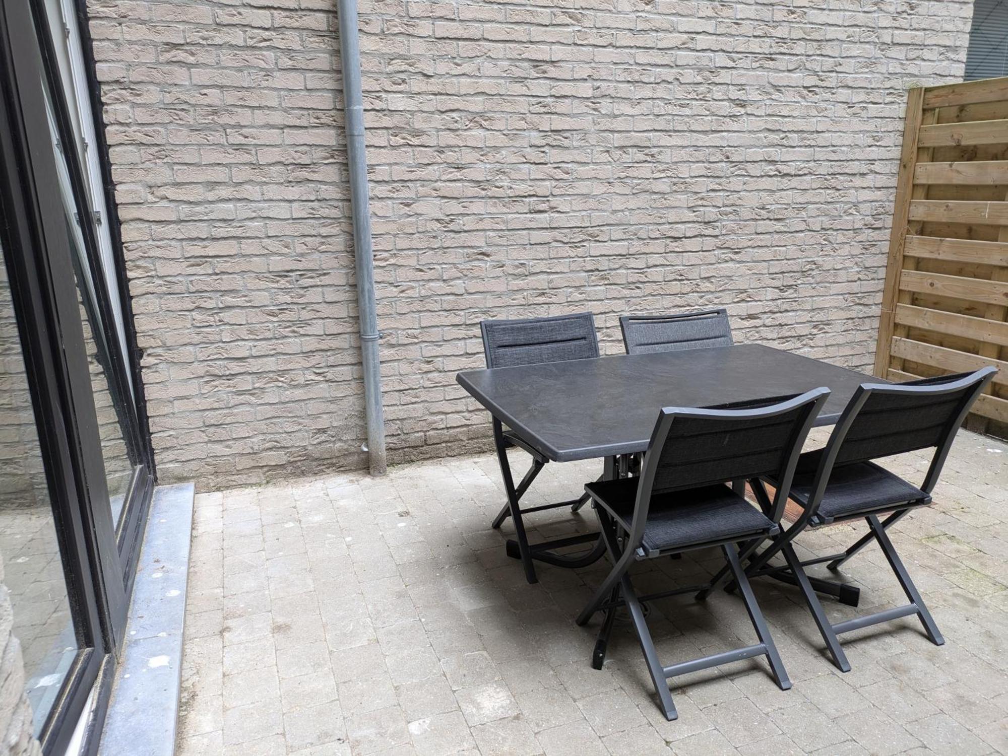 New Modern In The Heart Of T73 Apartment *